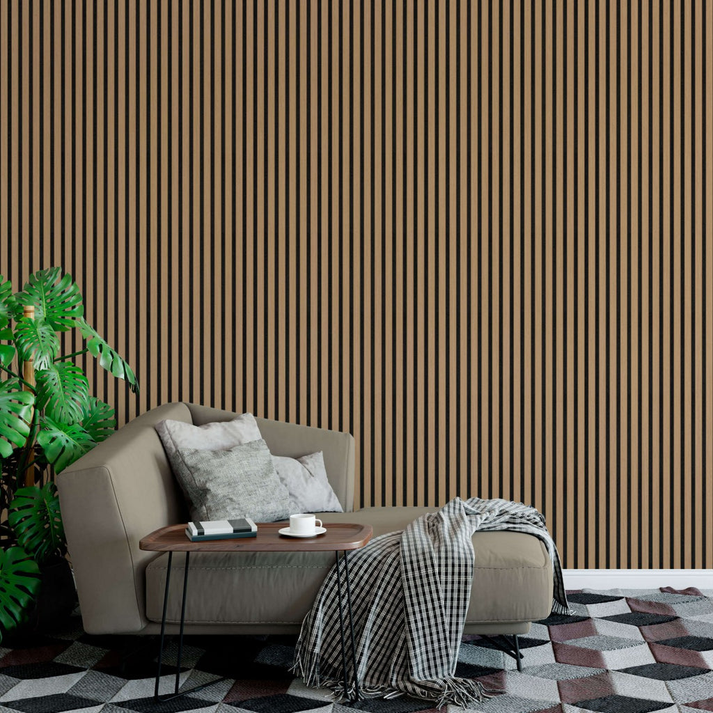 Mur de salon habillé de panneaux à lames finition chêne