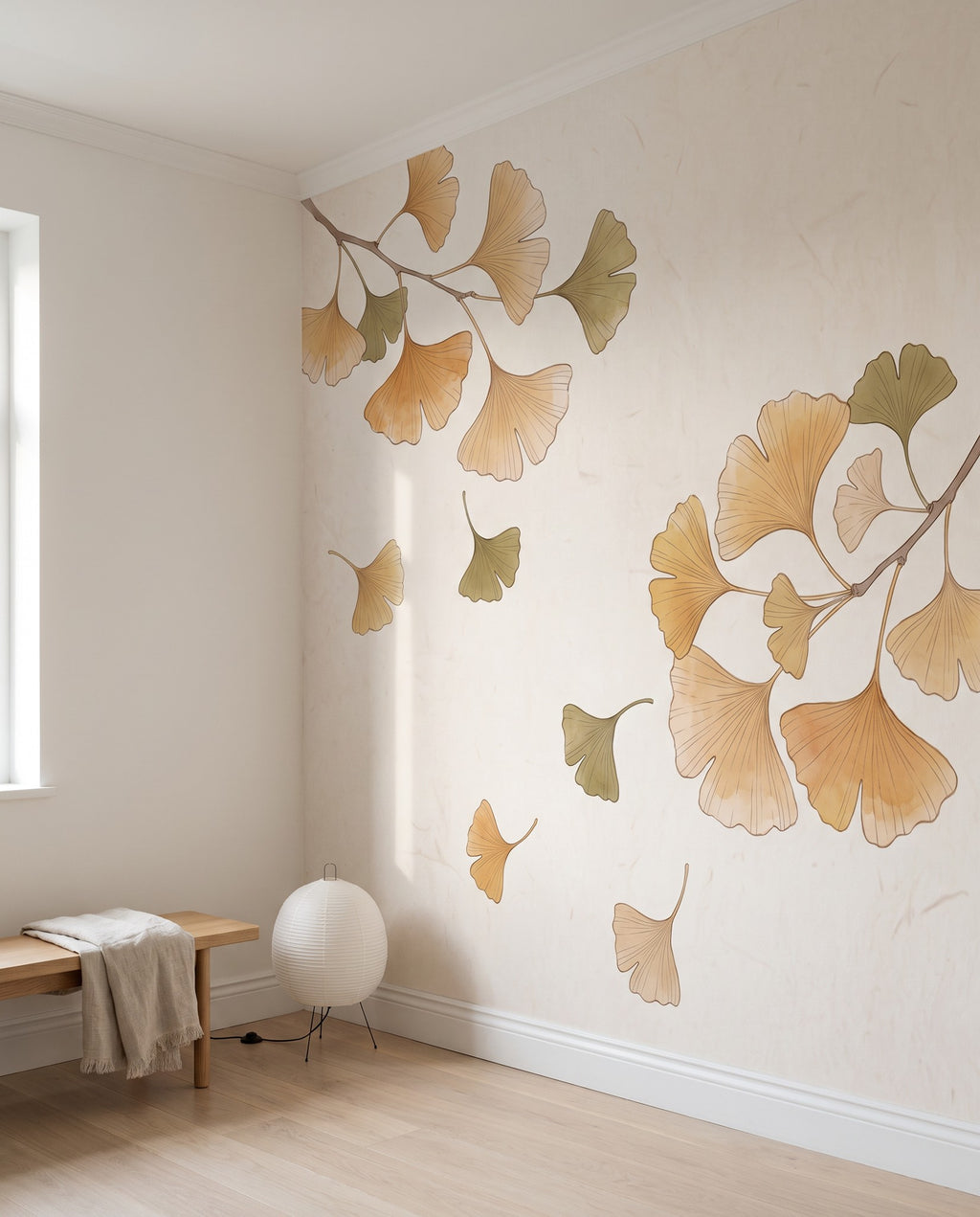 Papier peint Ginkgo vu en biais jusqu'à l'angle d'une chambre, le dessin continu d'un lé à l'autre